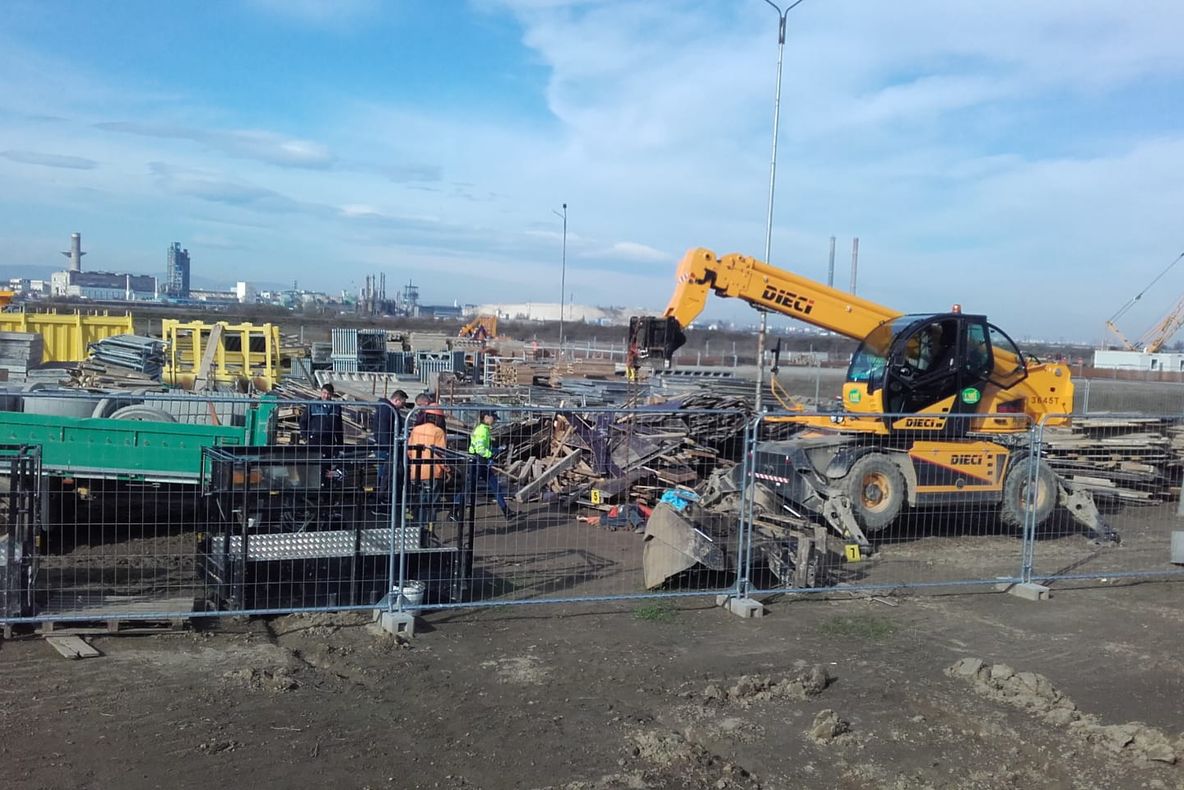 O tânără din Gorj, rănită grav într-un accident oribil pe A1