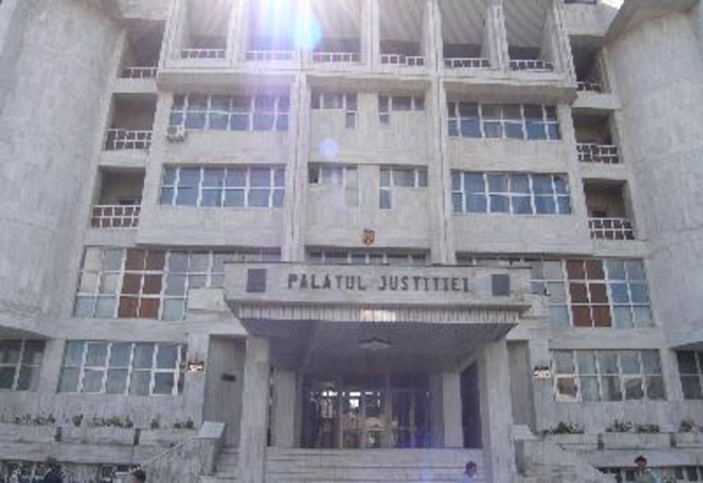 Judecătorii și procurorii din Gorj nu mai muncesc. Protest pentru pensiile speciale!