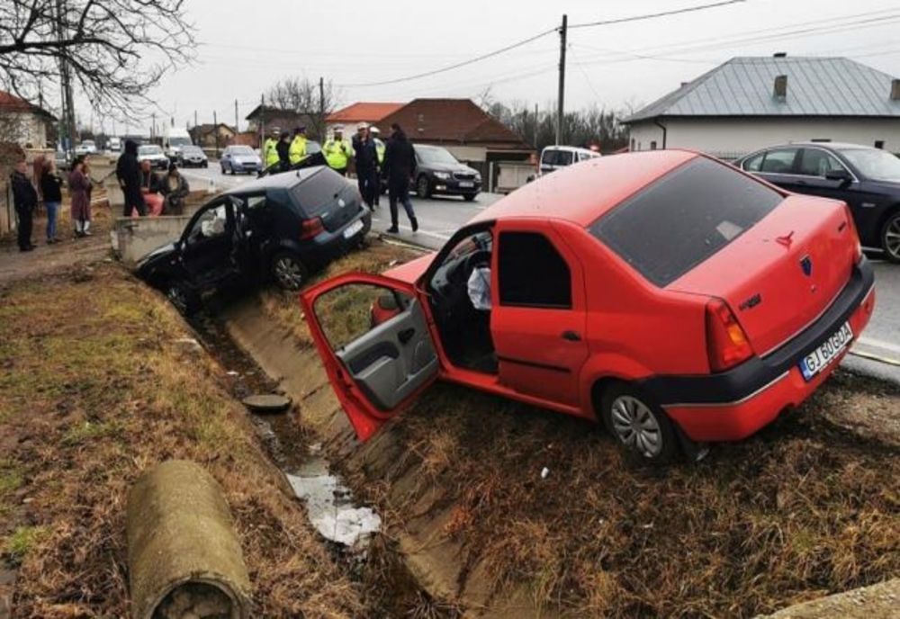 Accident cu trei răniți lângă Târgu Jiu