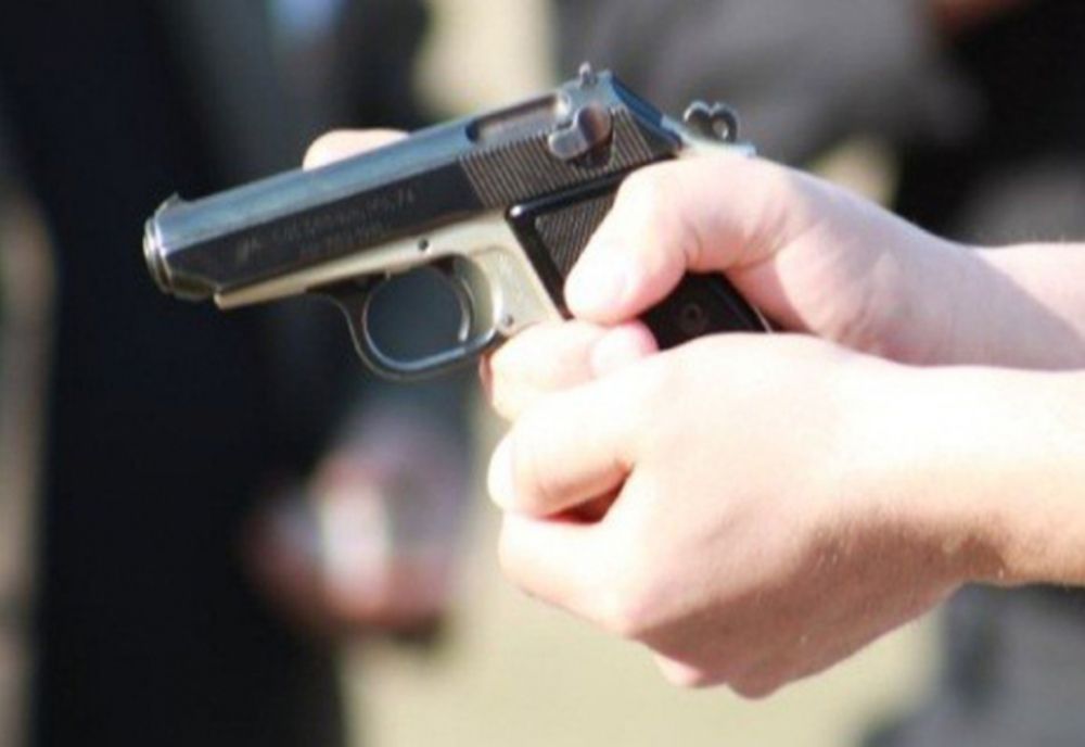 Șofer fără permis din Gorj, oprit de polițiști cu focuri de armă