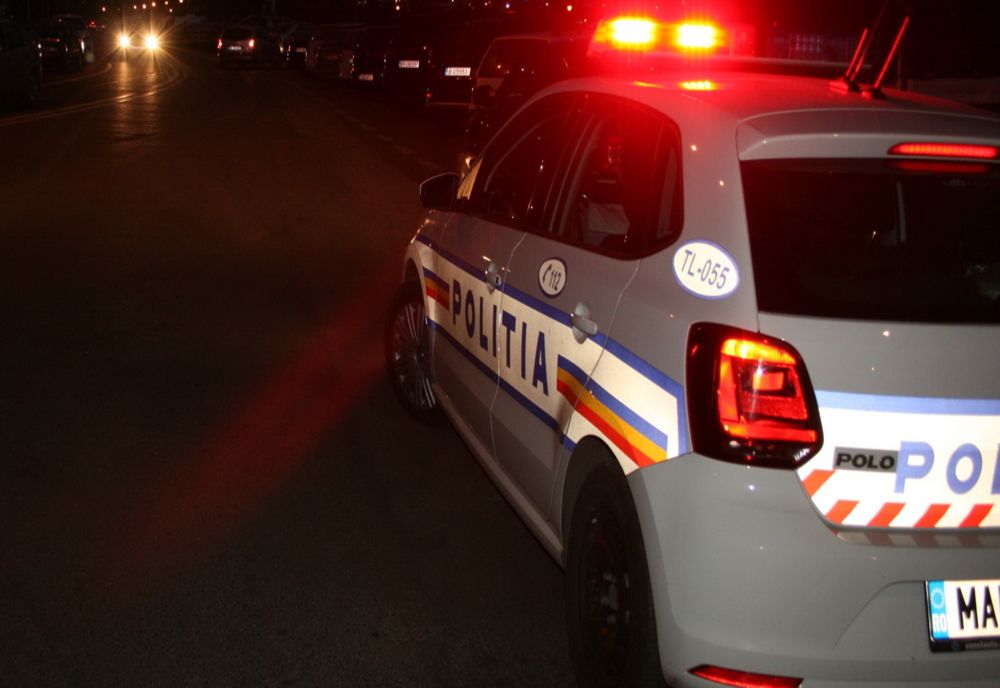 Botez la care participau 100 de persoane oprit de poliție 