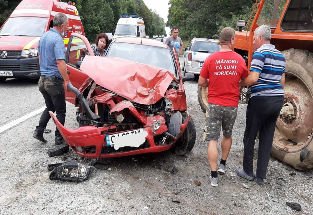 O persoană a fost rănită într-un accident rutier în comuna Scoarța