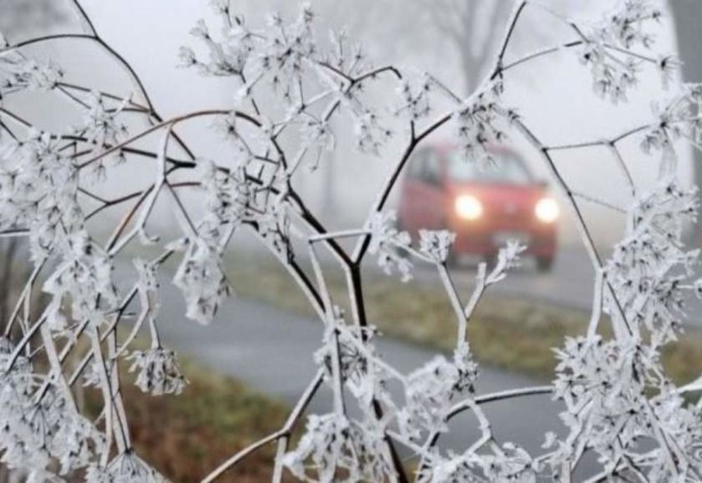 Ceață sâmbătă dimineața pe mai multe drumuri importante din țară