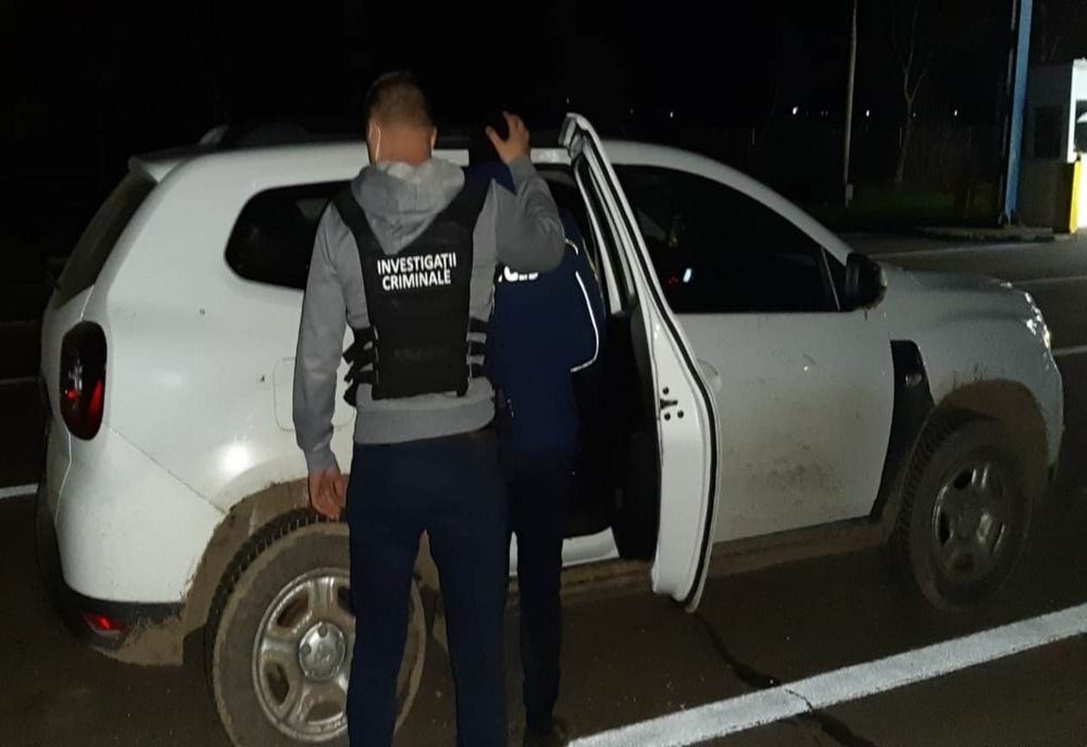 VIDEO. "Foc de artificii" | Tânăr din Gorj, reţinut după ce în maşina sa au fost găsite sute de materiale pirotehnice