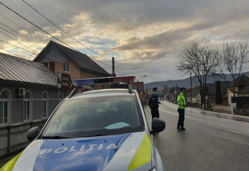 Cu permisul anulat, la volanul unei maşini. A fost reţinut de poliţişti