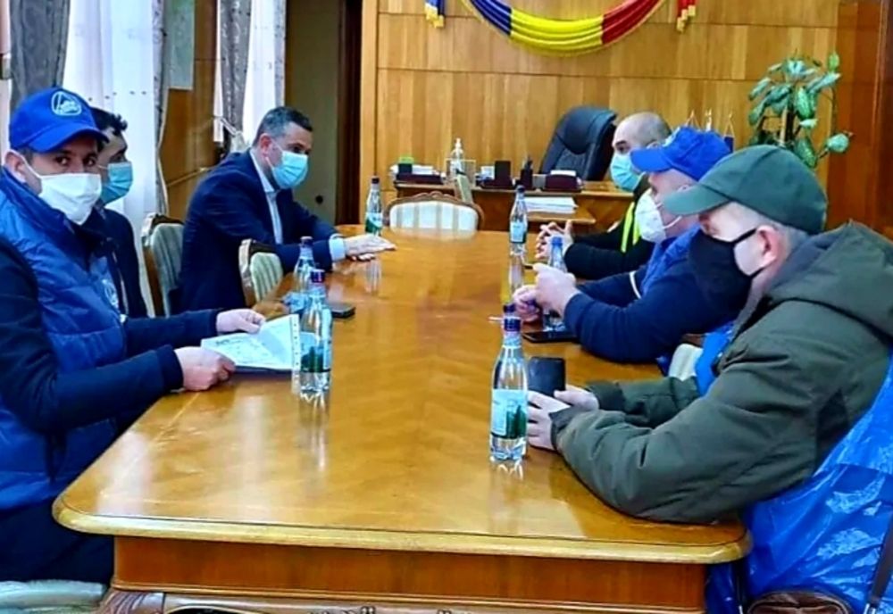 Protest la prefectură