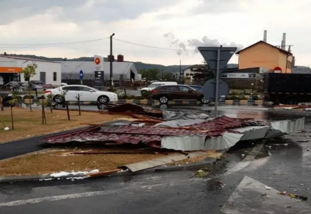 Orașul Rovinari afectat de o furtună puternică