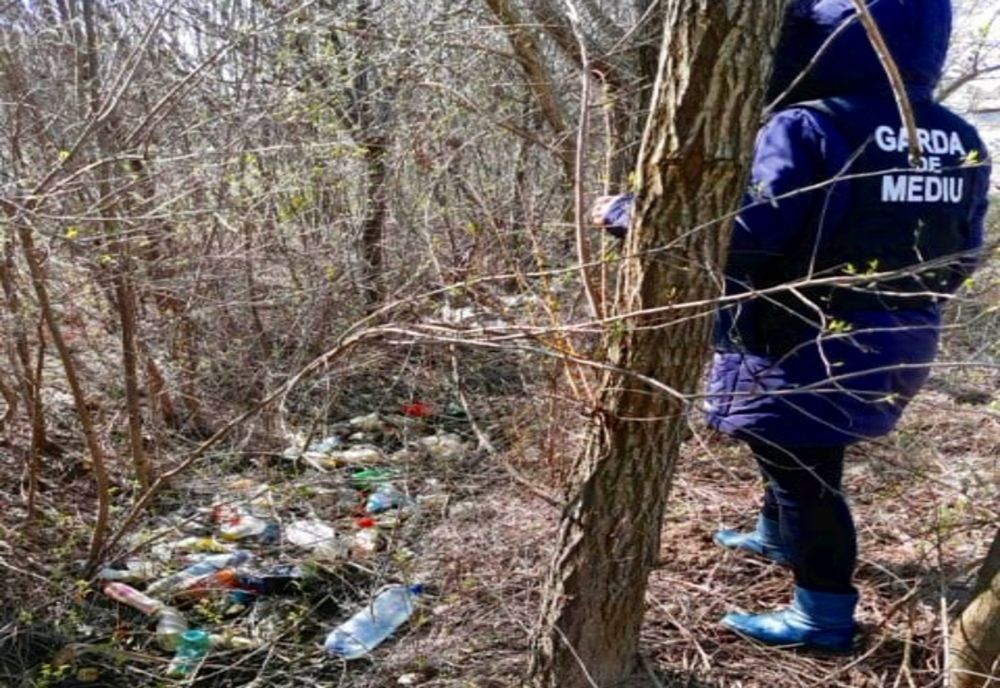 Gorjean amendat după ce a dat foc unor deşeuri de cauciuc