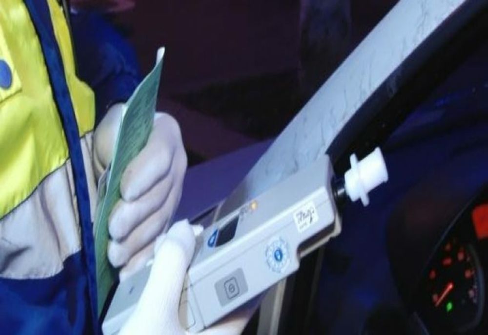 Poliţist local din Târgu Jiu, băut la volan (VIDEO)