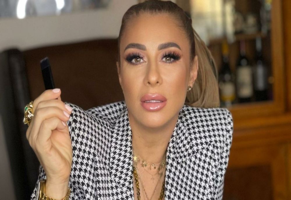 Amanta lui Reghe, făcută K.O. – PROSTUTUȚIE! Anamaria Prodan: Mi se întorc parinții în mormânt când văd ce a făcut din numele nostru acest om