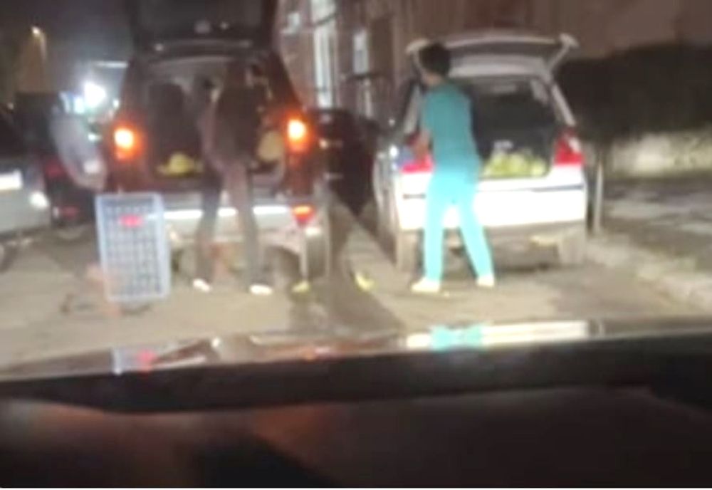 Decizie în cazul infirmierei de la Spitalul Târgu Jiu, filmată când încărca varză într-o maşină