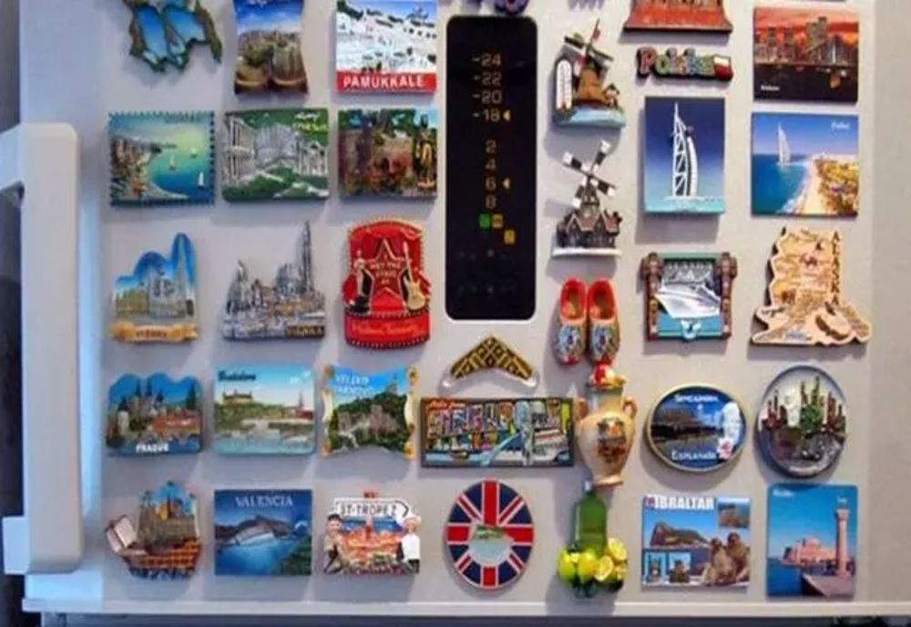 Greșeala uriașă pe care o fac toți românii. De ce nu e bine să pui magneți pe frigider: viața, pusă în PERICOL