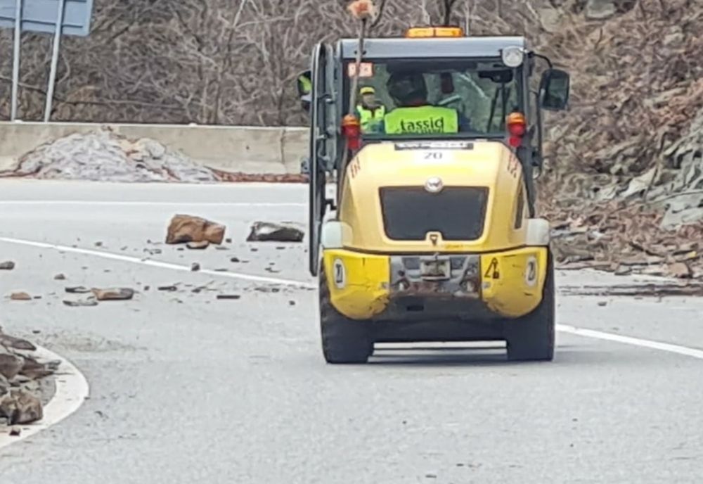 Se lucrează pe Defileul Jiului. Trafic restricţionat
