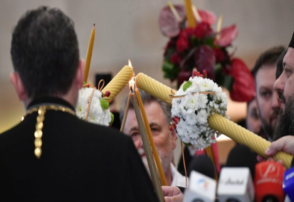 LUMINA SFÂNTĂ DE LA IERUSALIM, ADUSĂ ÎN ROMÂNIA