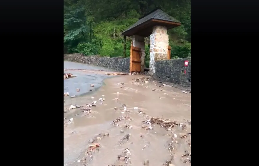inundatii tismana