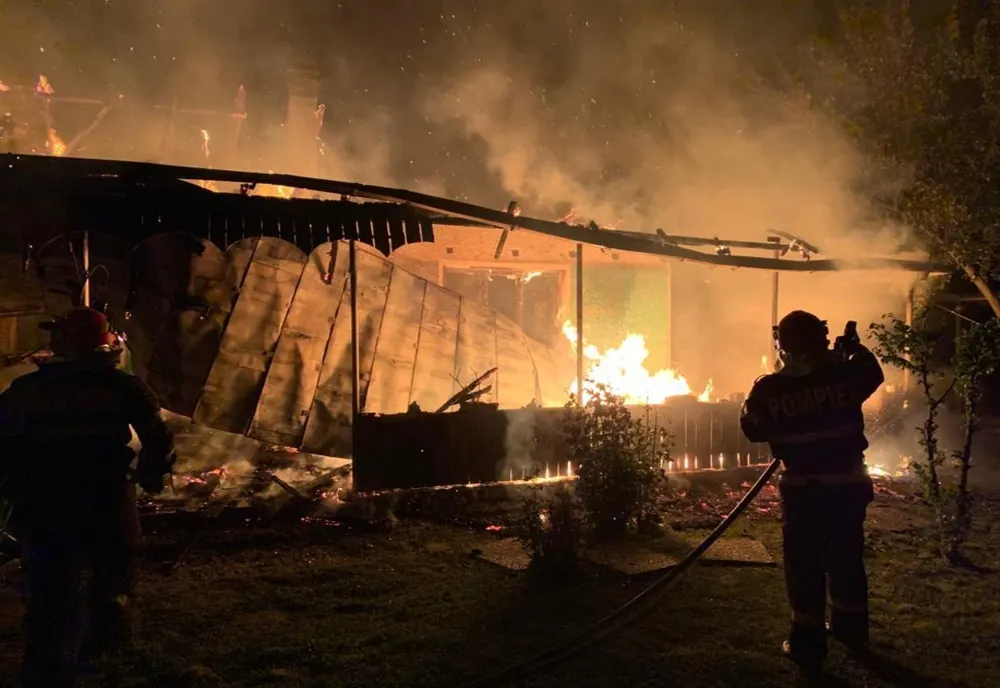 Incendiu la Bălești. A ars o magazie
