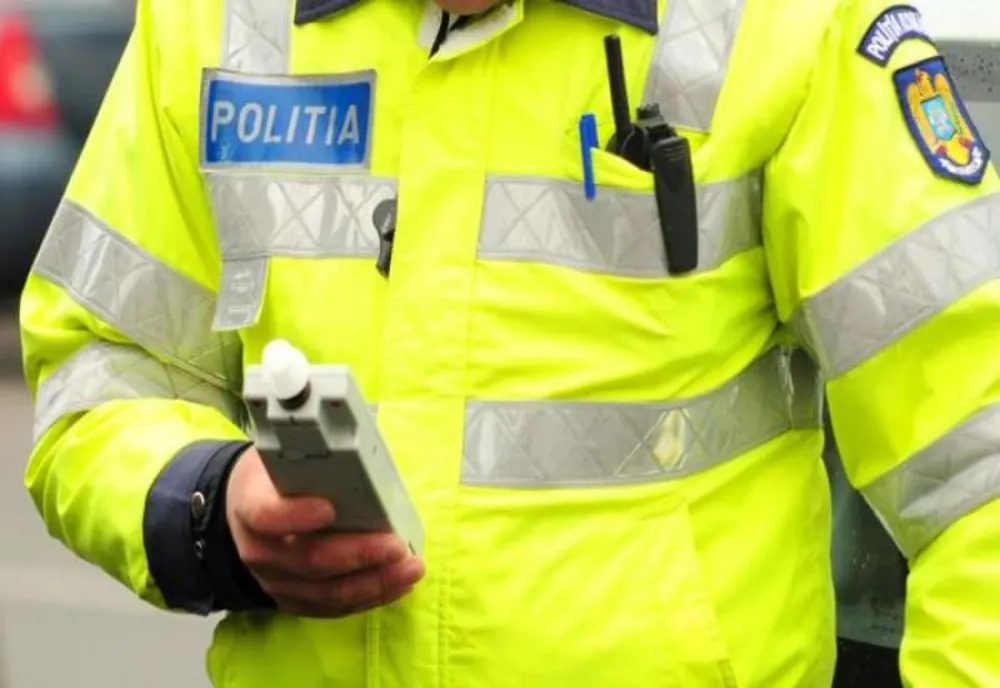 Gorjean care ar fi trebuit să stea în carantină, prins băut la volan