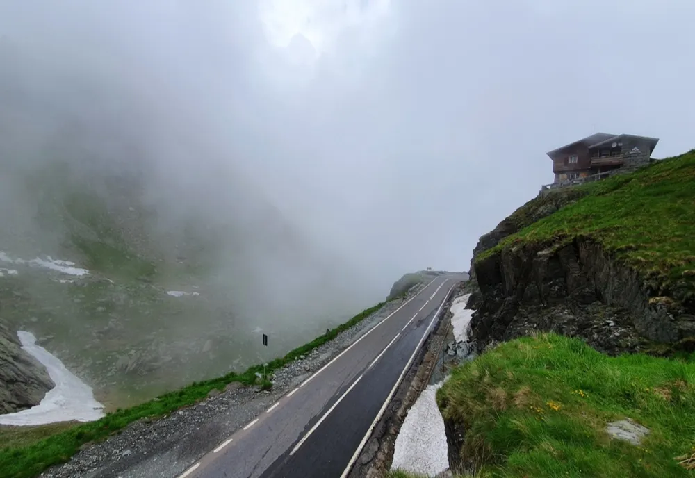 Circulația rutieră închisă pe DN 7C Transfăgărășan