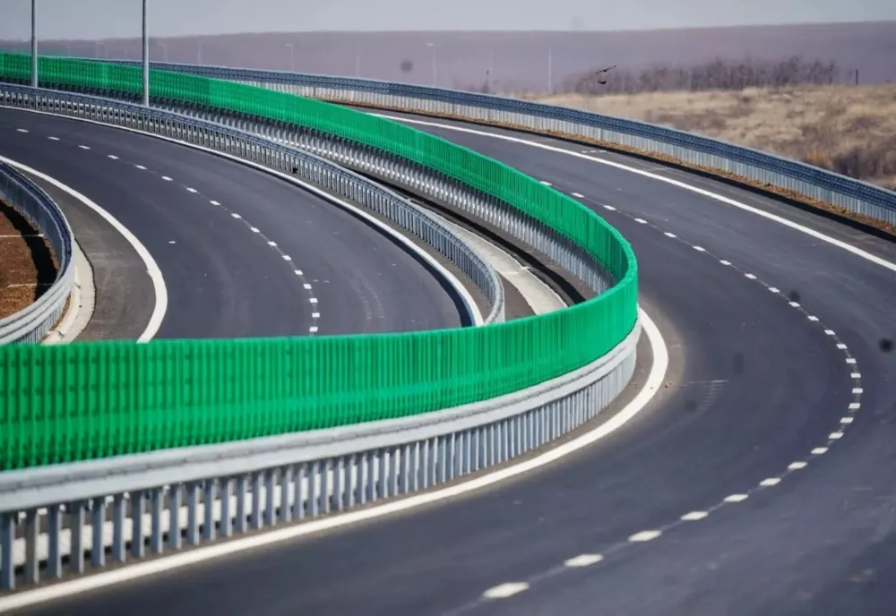 Bărbat din Gorj, la volanul unei maşini pe Drumul Expres Craiova-Piteşti, fără permis