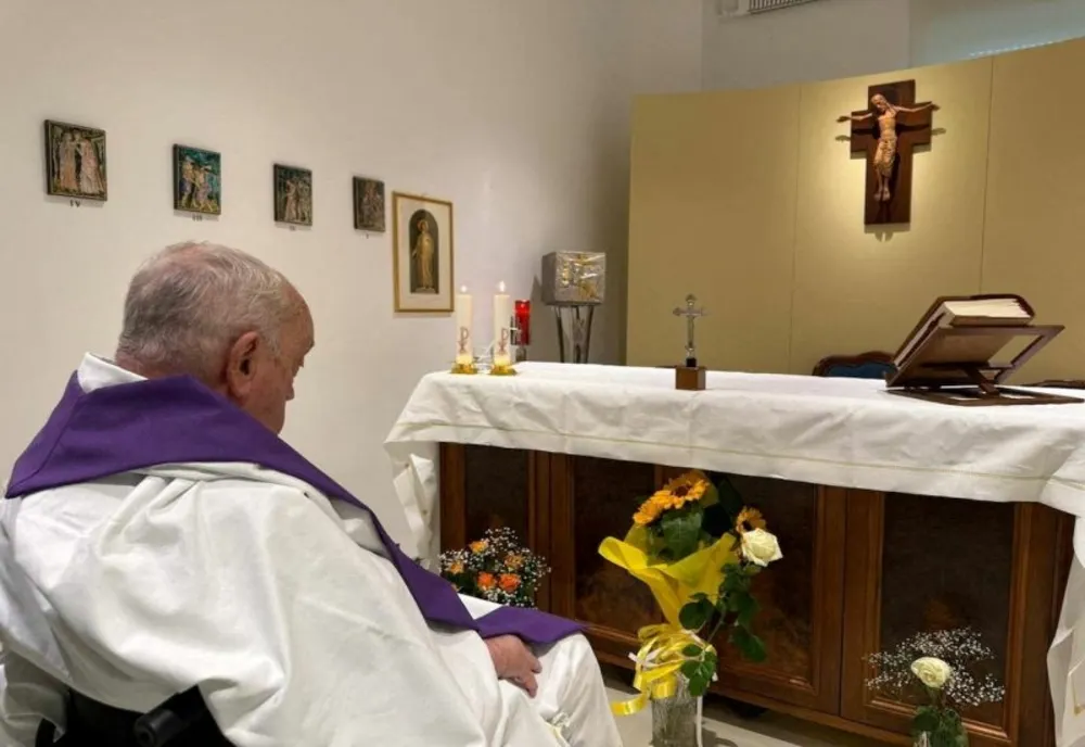 PRIMA FOTOGRAFIE DE LA SPITALIZAREA PAPEI FRANCISC