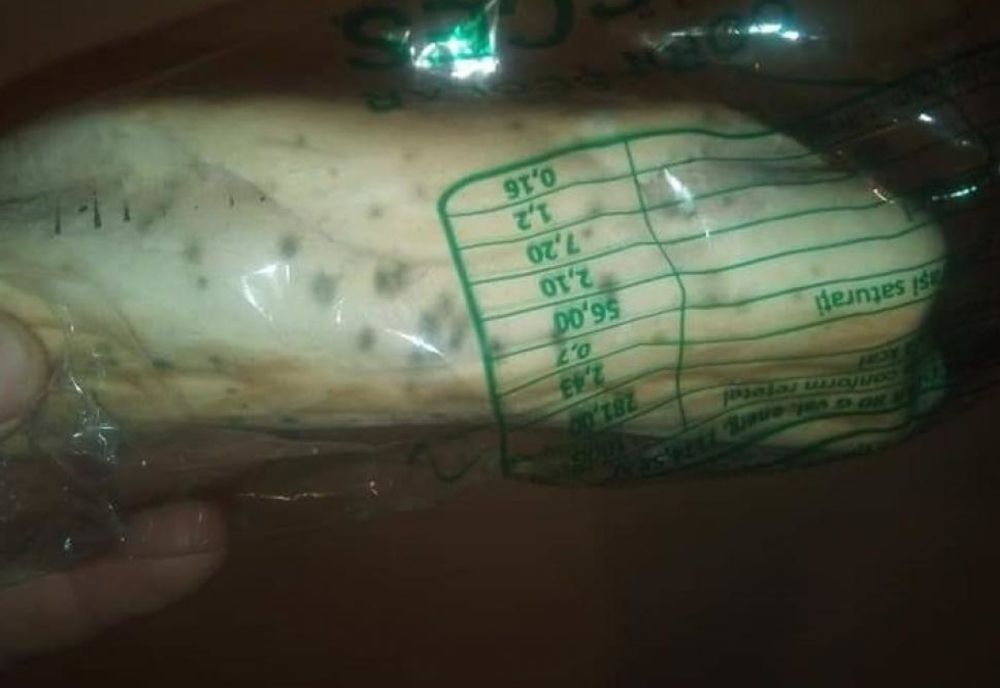 Cornuri mucegăite, la o școală din Gorj!