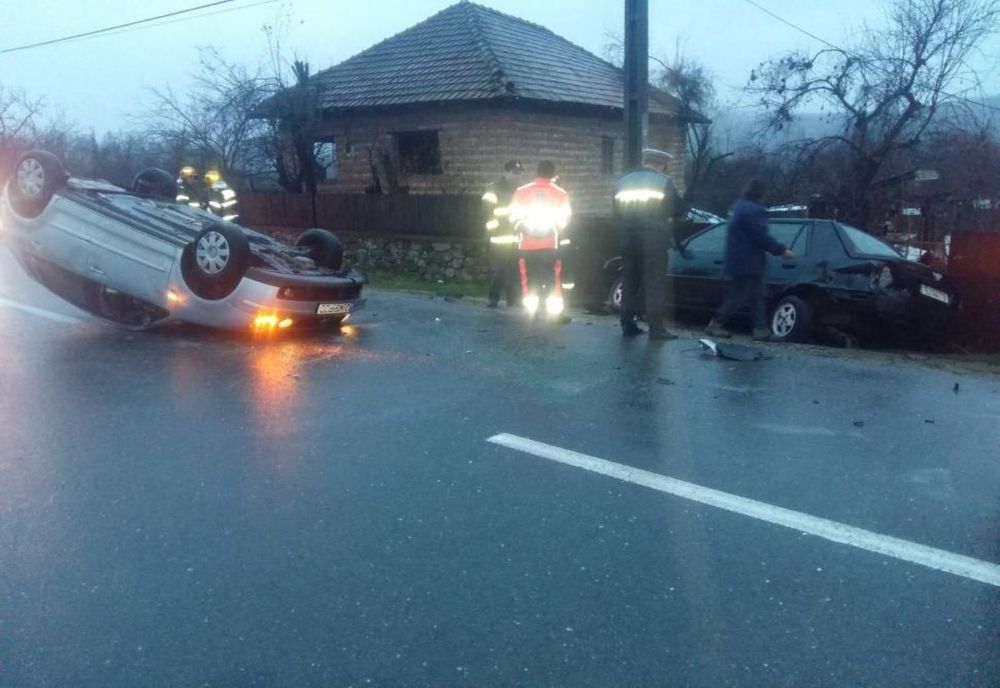 Încă o șoferiță s-a răsturnat cu mașina în Gorj