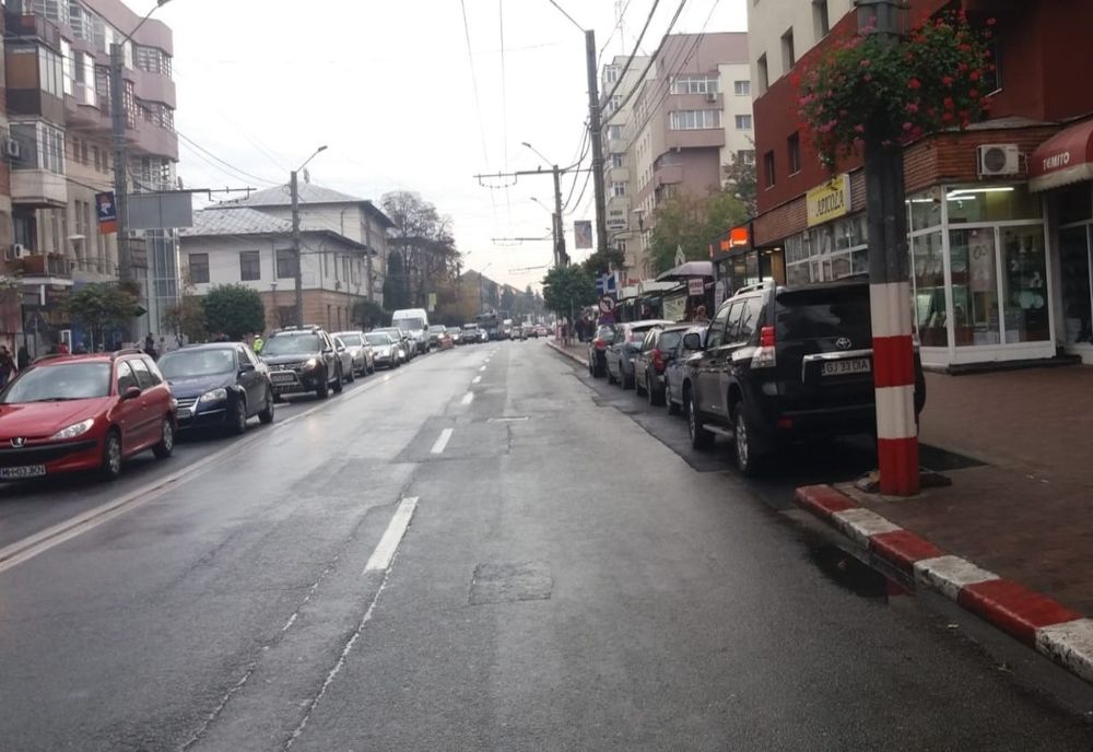 Primăria Târgu Jiu, amendată de polițiști pentru că a amenajat locuri de parcare