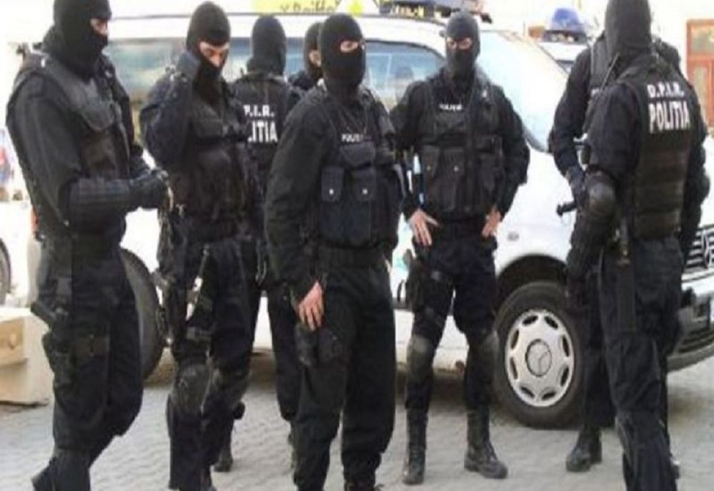 Percheziţii la zeci de firme din Gorj care făceau evaziune fiscală, inclusiv cu materiale de protecţie COVID-19