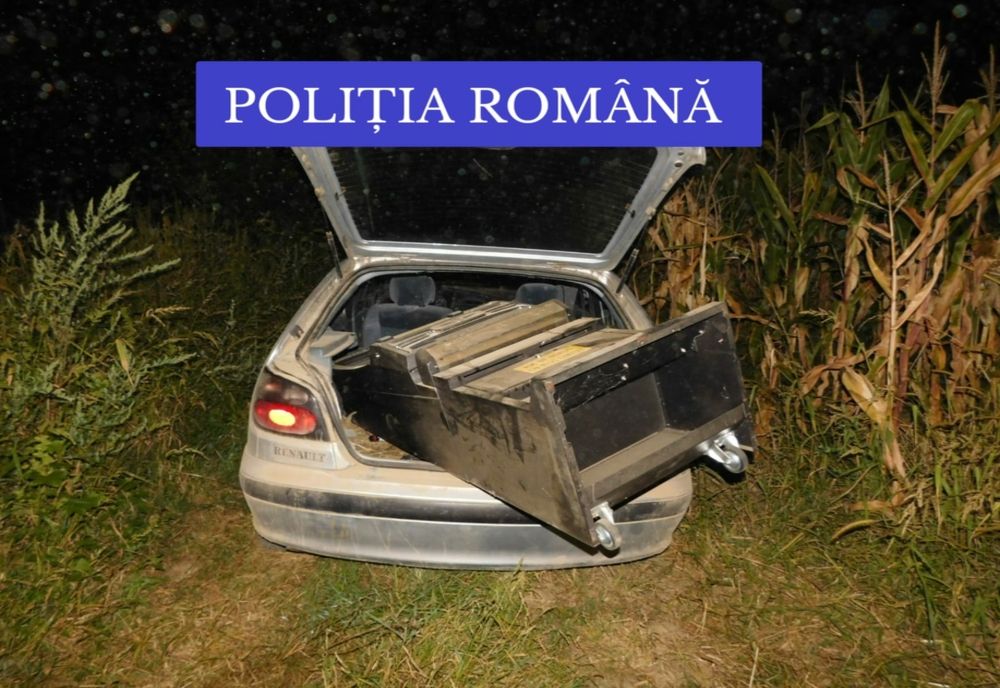 Gorj: A furat un aparat de păcănele şi l-a dus pe câmp să-i ia banii