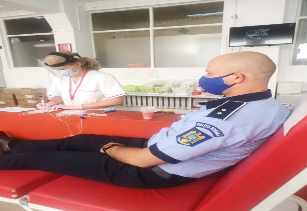 Gorj: Poliţiştii donează sânge pentru colegul lor aflat în stare gravă la Spitalul Constanţa