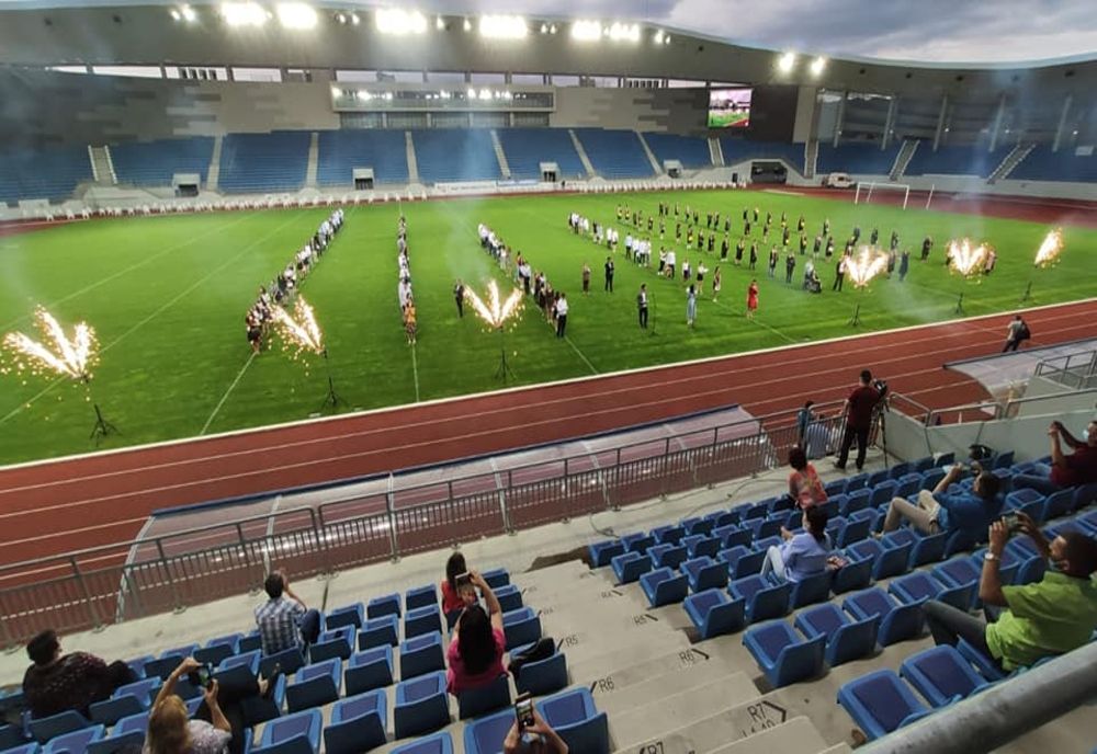 Târgu Jiu: Elevii vor premiaţi de Primărie într-o festivitate pe stadion