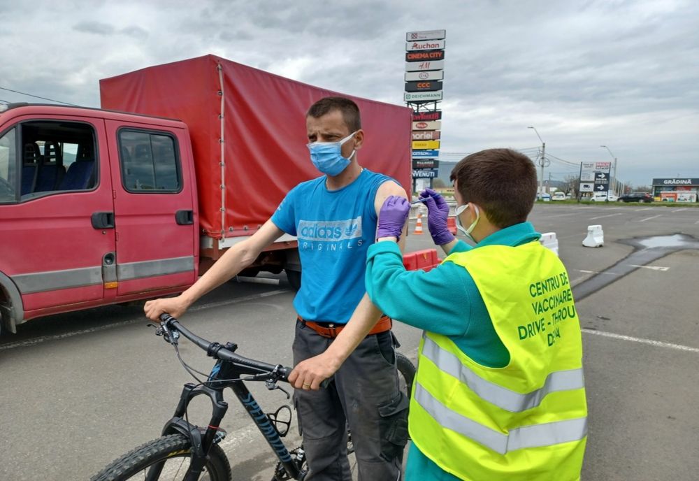 Centru de vaccinare în cel mai înalt punct de pe Transalpina