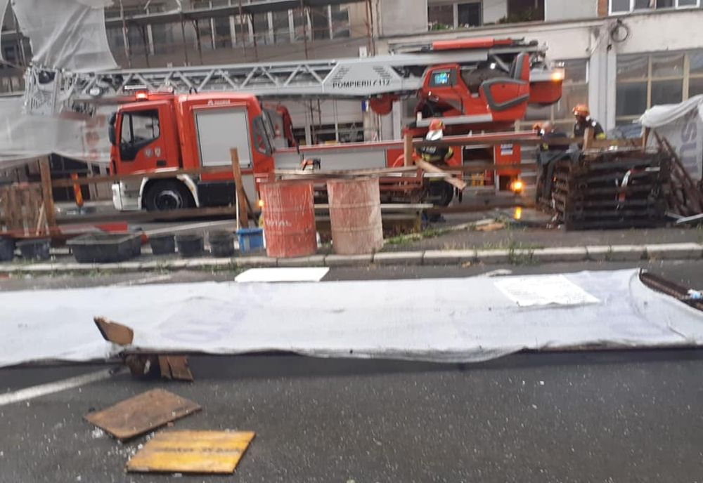 Pagube produse de furtună în Târgu Jiu. Oraşul a fost sub COD ROŞU