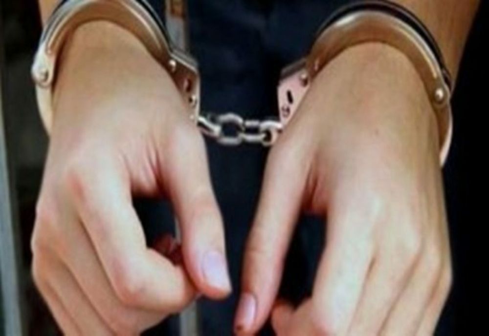 Gorj: Angajata unui centru pentru copii, reţinută de poliţişti după ce a furat mâncarea din bucătărie