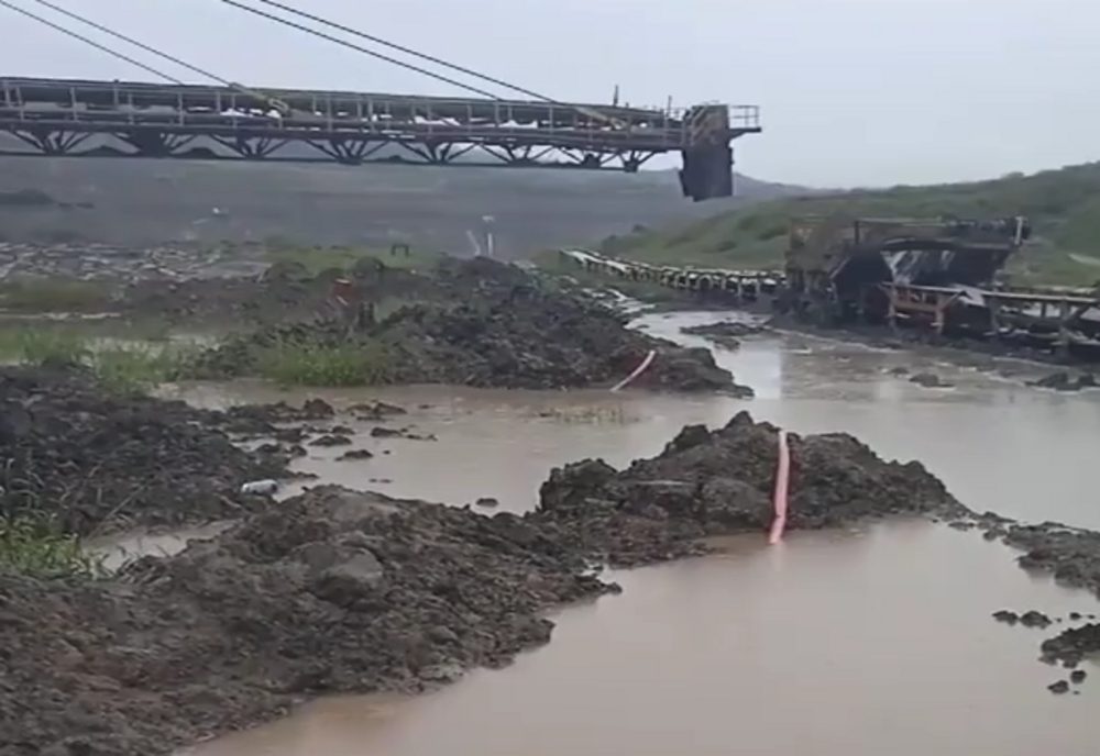 Cariera Roşia din Gorj, acoperită de ape (VIDEO)