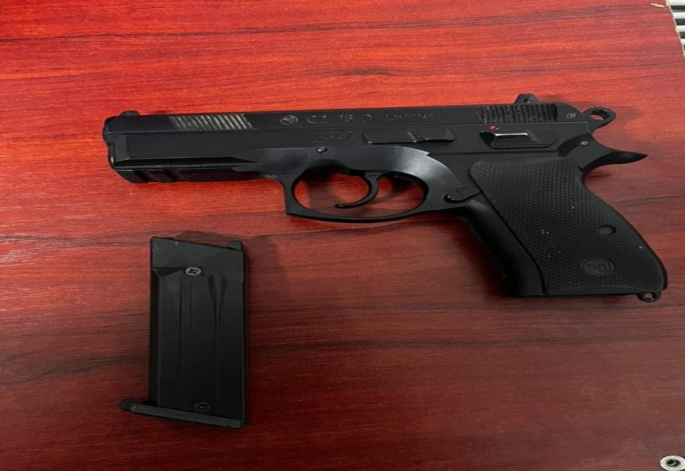 Gorj: Cu  pistolul într-un bar din Târgu Jiu