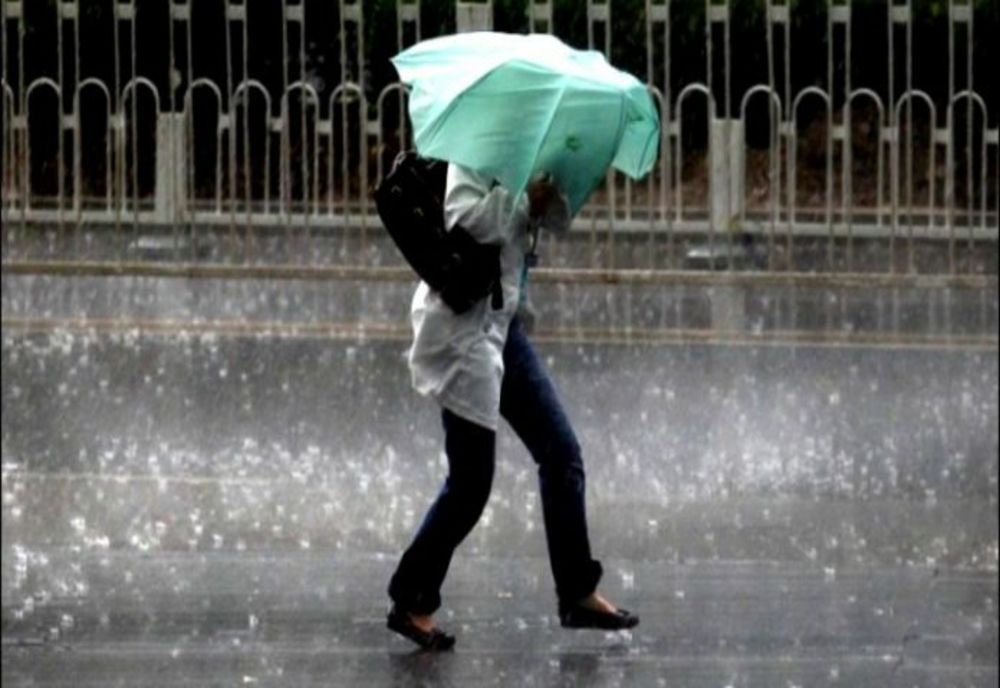 Vremea se schimbă. Sunt anunţate temperaturi scăzute, vânt şi ploi