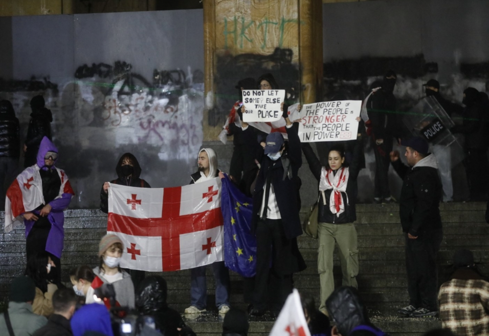 GEORGIA: AVOCATUL POPORULUI DENUNȚĂ TORTURAREA PROTESTATARILOR ANTIGUVERNAMENTALI