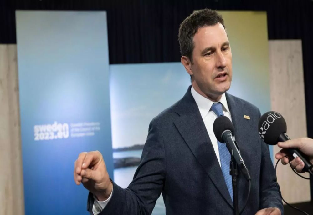 TANCZOS BARNA: INSTITUȚIILE CARE AU FĂCUT ANGAJĂRI ILEGALE TREBUIE SĂ DISPONIBILIZEZE PERSONAL