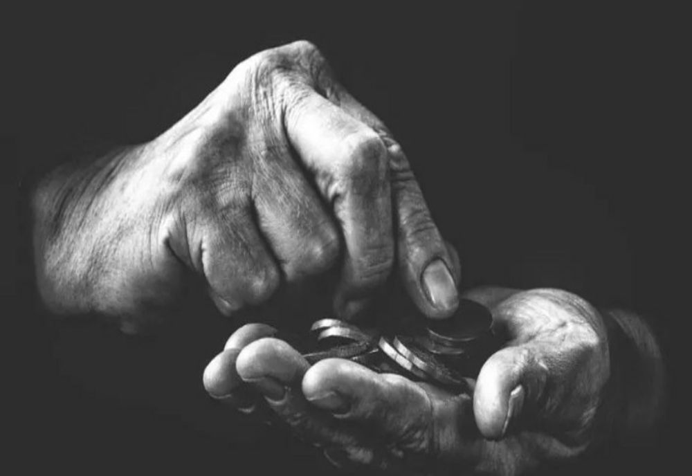 O tânără din Gorj a furat de la propria bunică: 77.000 de lei dispăruți prin aplicațiile bancare ale bătrânei