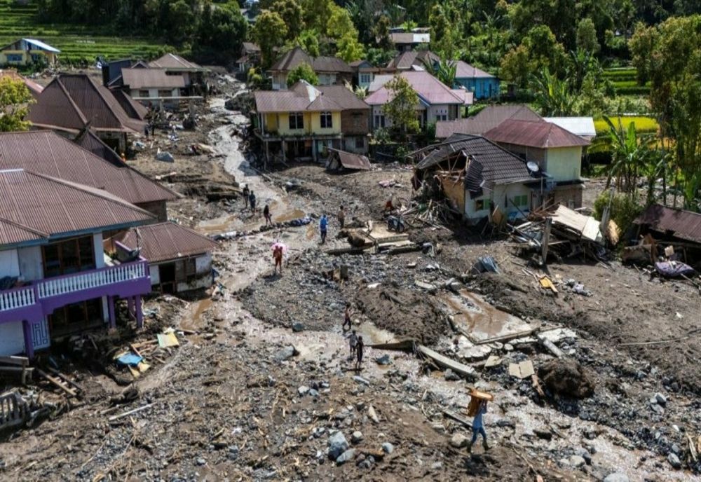 Inundațiile au ucis peste 700 de persoane în Indonezia