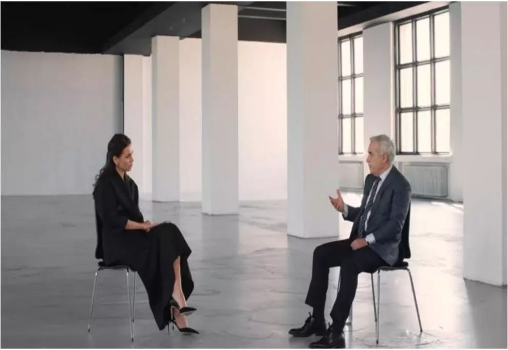 Jurnalista care i-a luat interviu lui Călin Georgescu, blocată la graniță