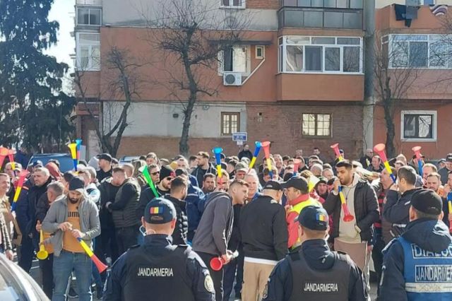 Protest masiv la CE Oltenia: aproape1.500 de angajați se tem că vor fi concediați de la 1 aprilie