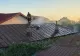 A pus foc unui cuib de viespi, iar flăcările i-au cuprins casa. Localnicii se mobilizează pentru familie